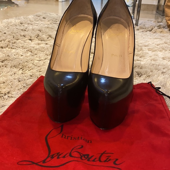 Heels - Picture 12 of 12